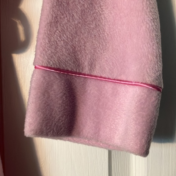 Gently Used Baby Pink Barbie Polyester Lounge Robe for Kids/Juniors - Picture 6 of 11